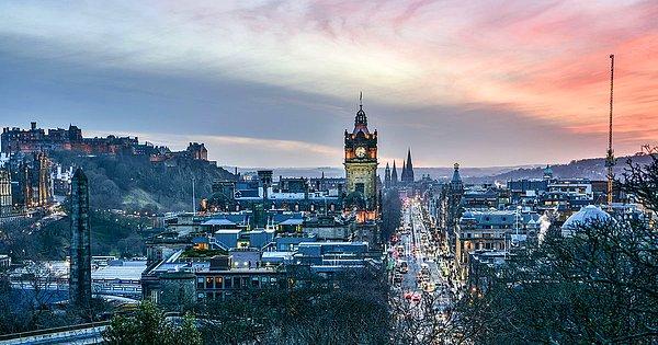 11. 1437'den beri İskoçya'nın başkenti Edinburgh...