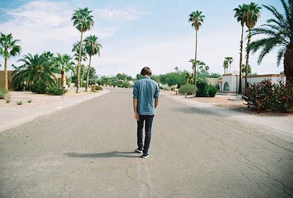 6. Он говорит, что ему нужно больше личного пространства