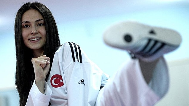 Rusya Federasyonu'na bağlı Tataristan Cumhuriyeti'nin başkenti Kazan'da düzenlenen şampiyonada kadınlar 62 kiloda tatamiye çıkan İrem, finalde İspanyol Marta Calvo Gomez ile karşılaştı.