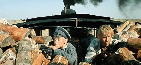 4. Вам нужно выбраться из засады врага. Как поступите?