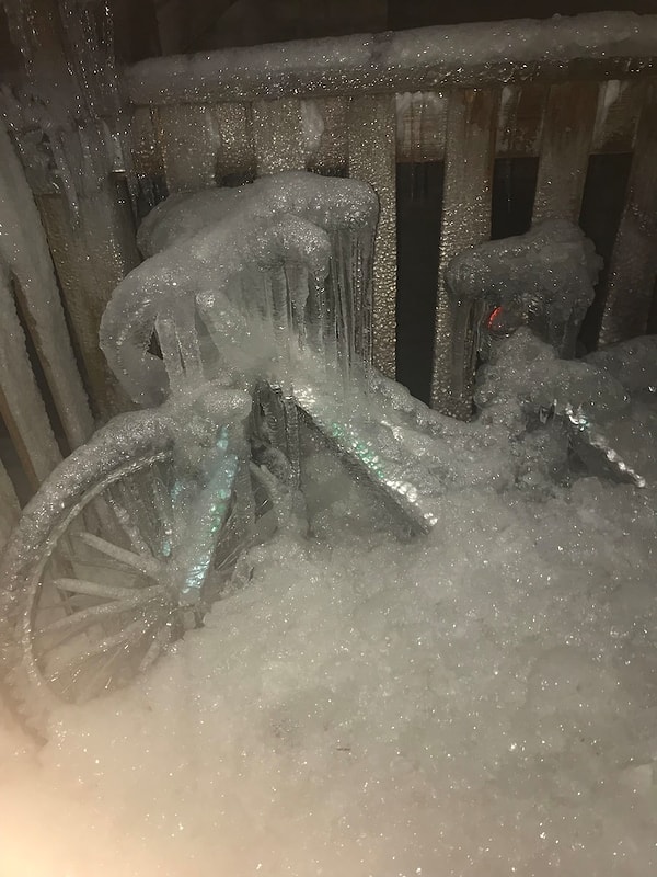 11. Владельцу этого велосипеда придется добираться до работы на своих двоих