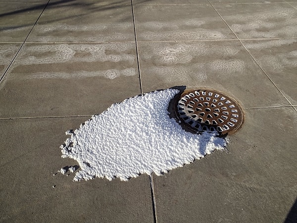 13. На улице настолько холодно, что пар превращается в снег