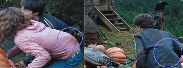 6. А в сцене, где Гарри и Гермиона прячутся за тыквами, можно разглядеть блок питания под их кофтами