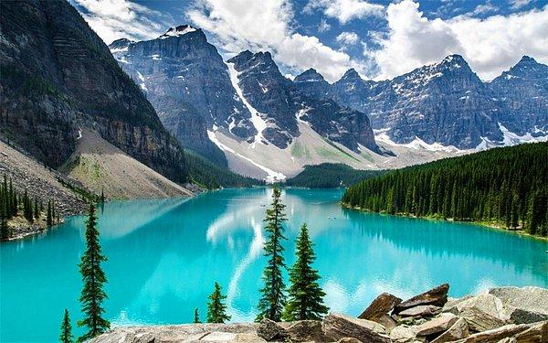 4. Kanada'nın içinde Dünya'nın geri kalanında olduğundan daha fazla göl vardır.