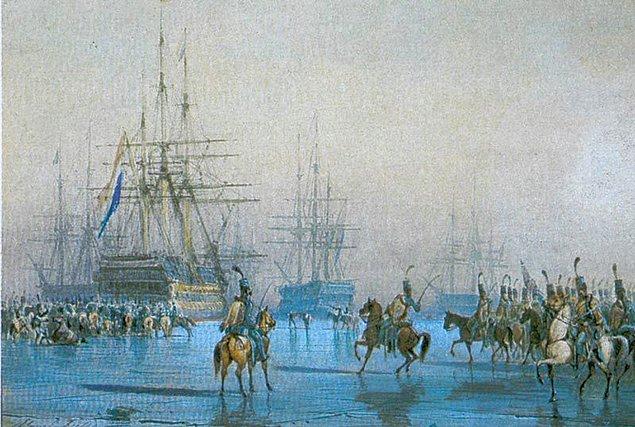 10. 1795'te Fransız Süvarileri, Hollandalı Savaş Gemisi Filosu ile yaşanan deniz anlaşmazlığının kazanan tarafı olmuştur.