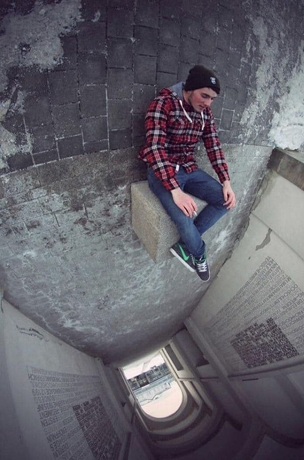 5. Если вы приглядитесь, то поймете, что жизни этого парня ничто не угрожает.