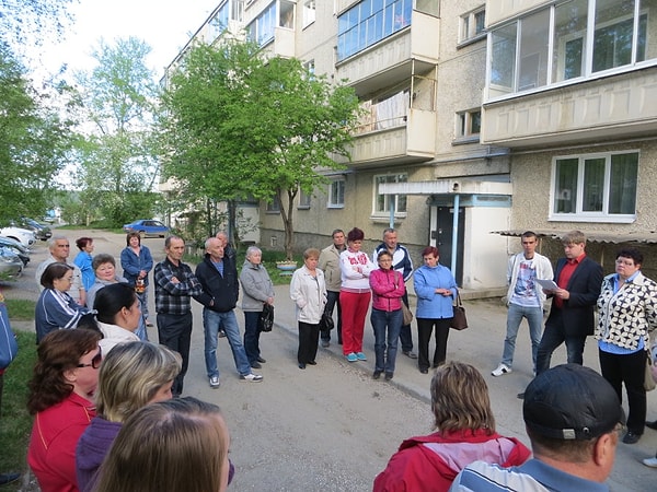 8. Участвуете ли вы в собраниях жильцов?