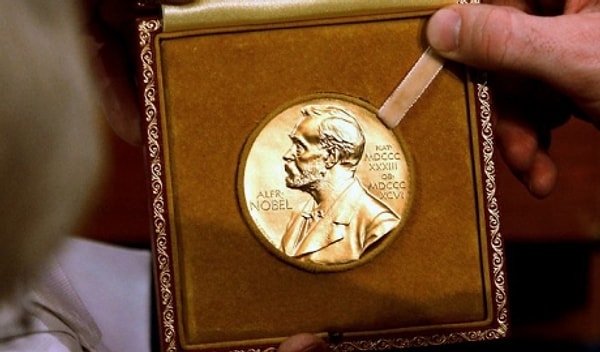 10. Кто из русских писателей стал первым обладателем Нобелевской премии по литературе?