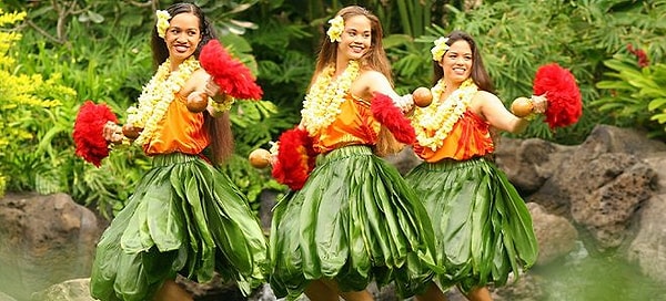 12. Где можно встретить девушек в таких юбках?