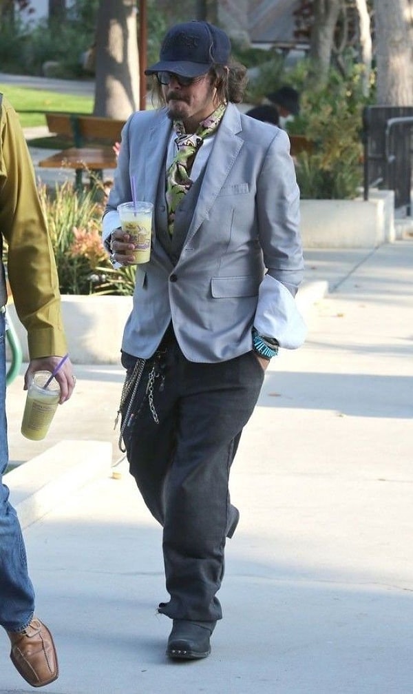 4. Этот бородатый мужчина - Джонни Депп.