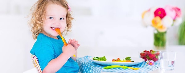 6. Старайтесь следить, чтобы ребенок ел разнообразную пищу, где содержатся необходимые ему макро- и микроэлементы