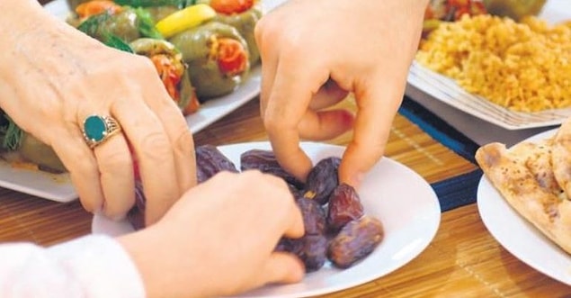 "Gündelik hayatta çok daha fazla kalorili gıda alıyoruz ve vücudumuz hastalıkları atlatmak gibi önemli görevleri yerine getiremez oluyor.