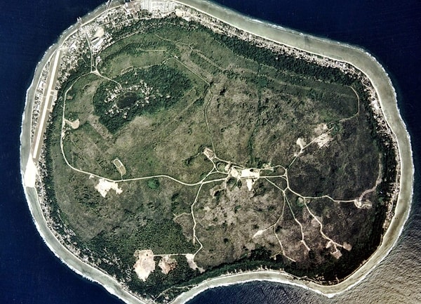 4. Самое маленькое государство в мире - это...