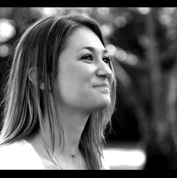 1. Утром в мае 2008 года Декер проснулась от сильной боли в боку. Ее муж тут же отвез Кэрол в больницу, опасаясь, что это может быть камень в почке. На тот момент женщина была на 7,5 месяце беременности. Доктора не смогли найти причину болей и отправили ее домой.