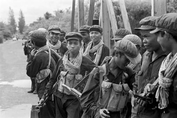 8. В какой стране правил в ХХ веке режим Красных Кхмеров?