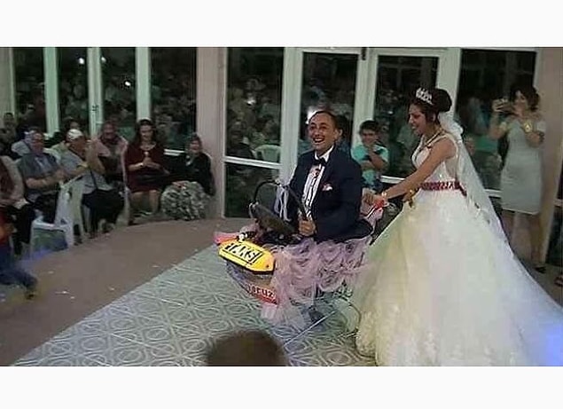 1. Girişten nikah masasına kadar 50 lira yaktı bak.