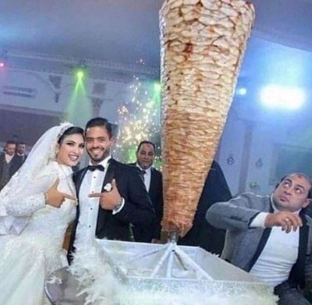7. Damadın amcasından damada bir tavuk döner seti.