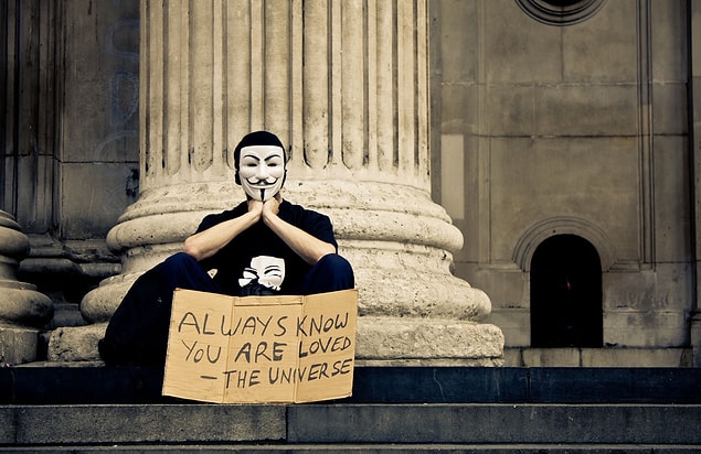 19. Bütün dünyada yaygınlaşmaya başlayan evrensel devrimin kalbinde doğru bir yolculuğa çıkaran 'Occupy Love', milyonlarca insan tek çarenin tüm canlıları içine alacak yeni bir dünya yaratmaktan geçtiğini düşündürtüyor.