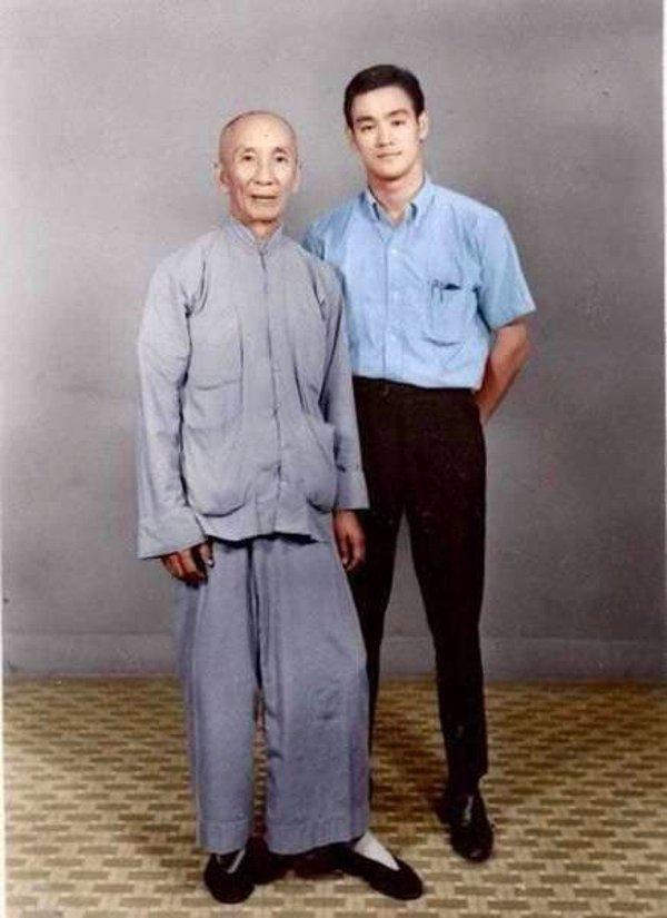 47. 18 yaşındaki Bruce Lee ve onun hocası.
