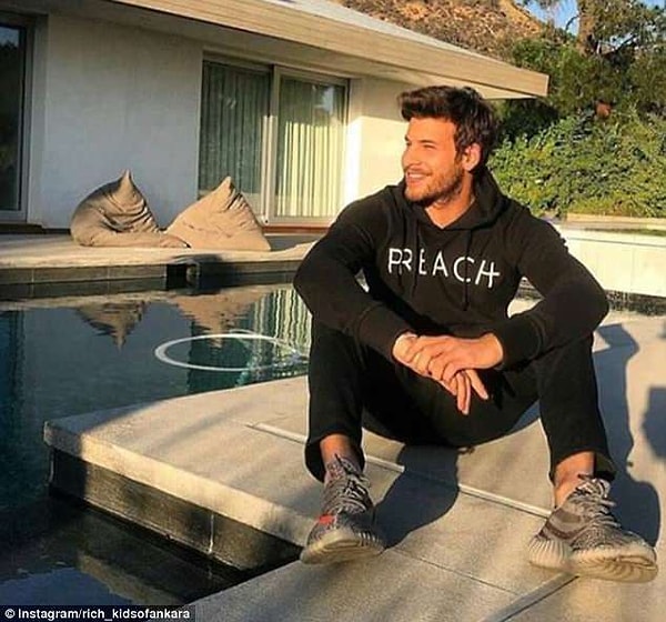 6. Еще один подросток на фоне личного бассейна