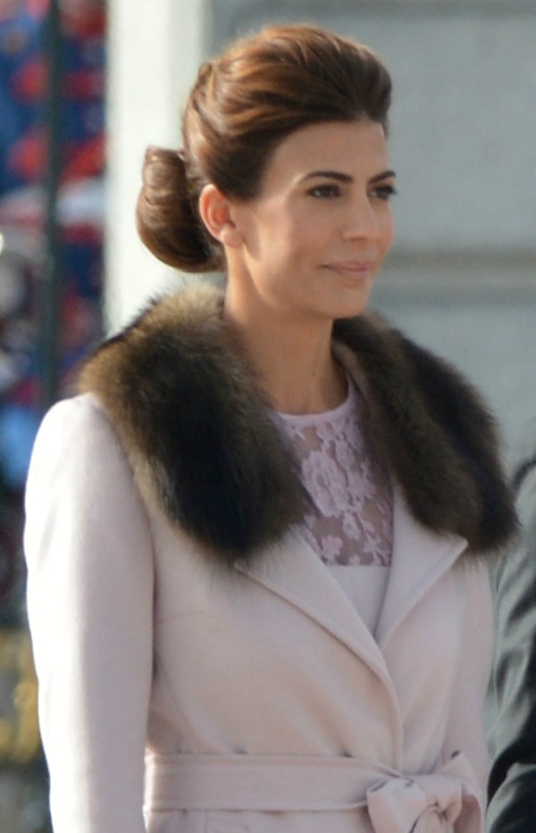 3. Эта красивая женщина - вторая половинка лидера ...