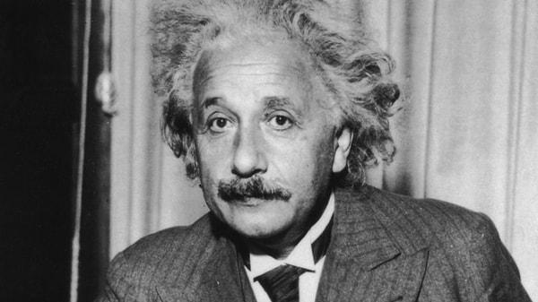 1. Einstein’in ünlü denklemi E=mc² deki “C” sembolü neyi ifade eder?
