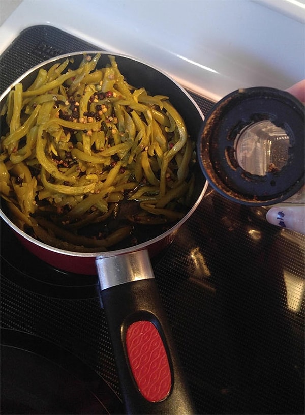 16. Когда забыл, что перцовая мельница сломана.