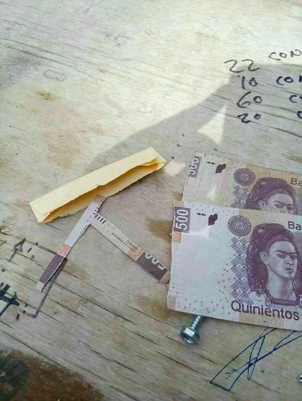 8. Кажется, у нас появилась новая фобия: страх порвать деньги при вскрытии конвертов