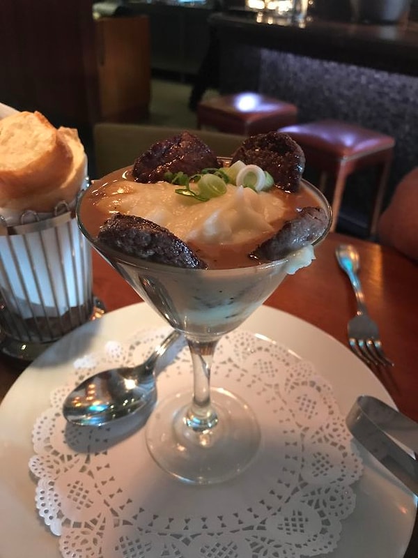 4. Стейк с пюре из картофеля в бокале мартини