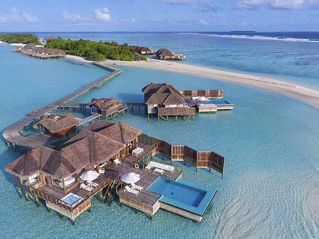 Conrad Maldives Rangali'deki Muraka bungalovunun mimarı, otele tam 15 milyon dolar harcandığından bahsediyor.