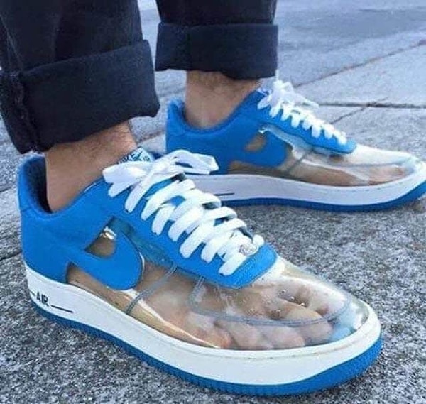 5. Носки и шлепки, говорите, вас раздражают...