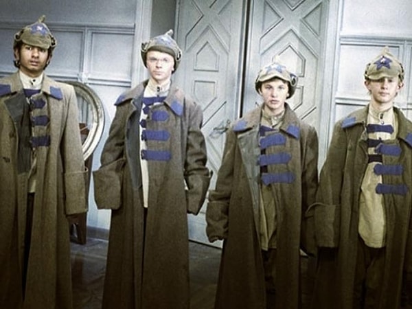 4. А как изначально хотели назвать фильм "Неуловимые мстители"?