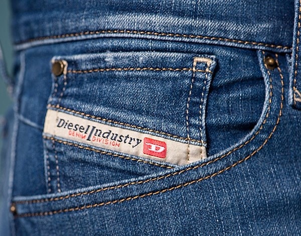 12. И, наконец, последний вопрос: для чего все-таки был придуман маленький "пятый" карман на джинсах?