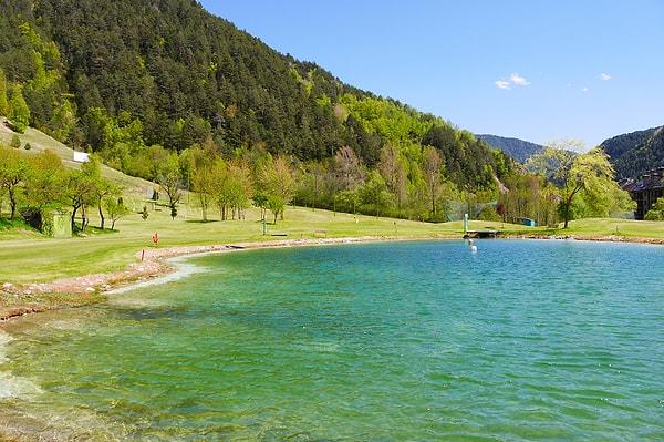 10. Андорра - это страна...