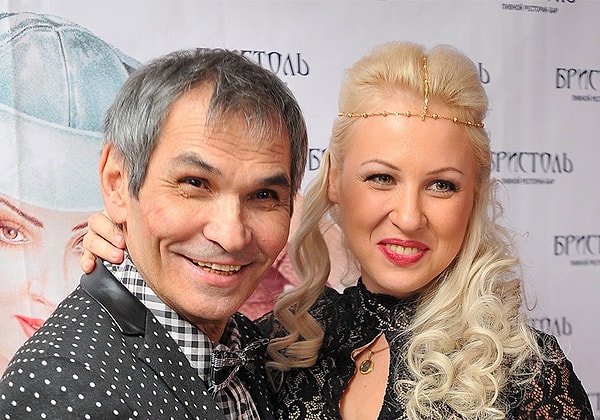 1. Бари Алибасов и Виктория Максимова