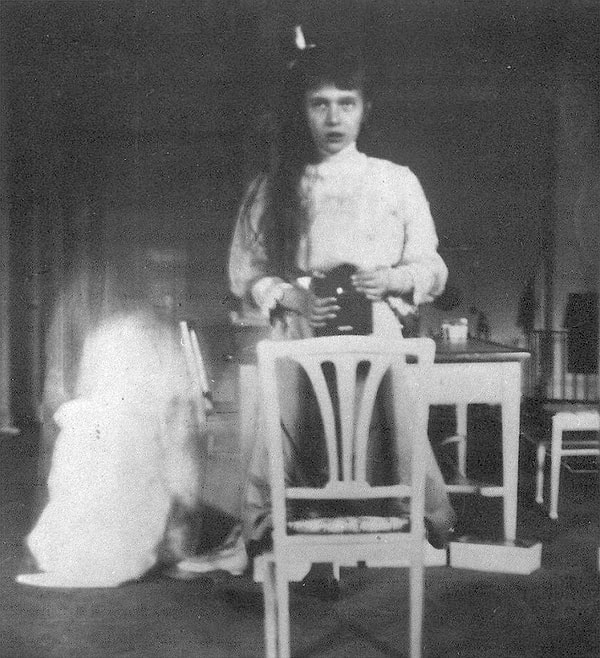 4. 13-летняя великая княжна Анастасия Николаевна, 1914 год