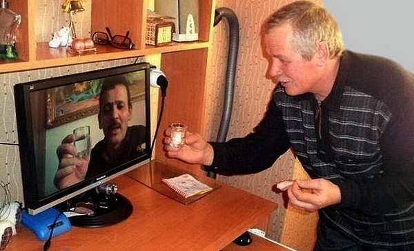 1. Пьянки по скайпу? Ну, это что-то новенькое!