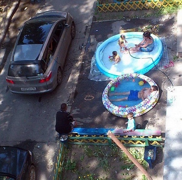 26. Зачем покидать родной двор и ехать на моря? И тут вроде неплохо!