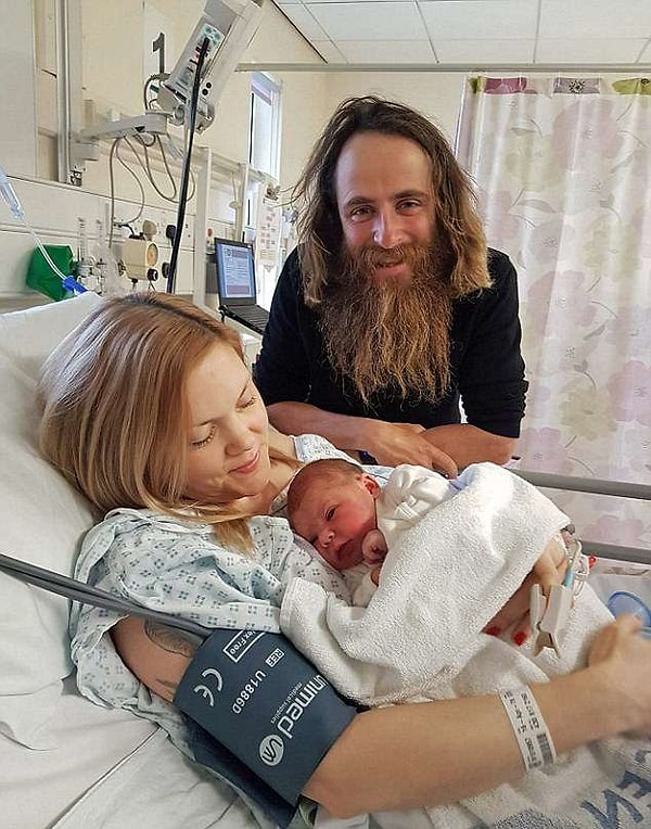 Роб никак не мог пропустить рождение дочери и ему пришлось вернуться в Ливерпуль