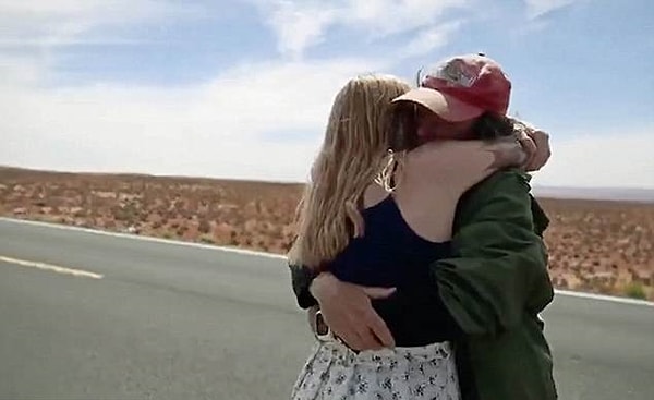 Надин (так зовут возлюбленную Роба) осчастливила его ответом "Да!"