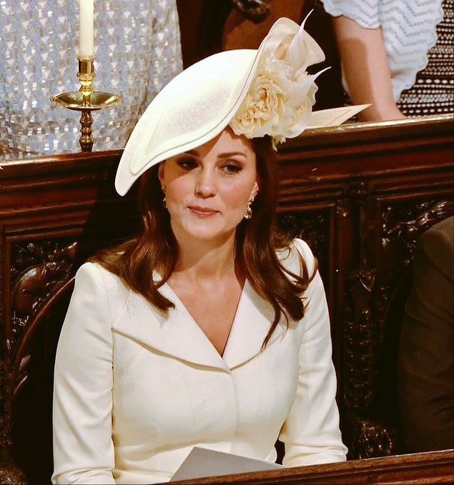 Ve tabii ki Kate Middleton. Her zamanki gibi zarif, şık ve sadeydi. Onun bu tarzı, adeta özgüveninin bir sembolü gibi.