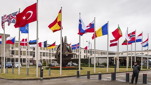 "NATO ya da BM bir devlet midir? Değil. Birleşik devletlerden, birleşik askerlerden meydan gelmiş bir yapı, aslında sanal. Yaptırım gücü var mı? Var. Biz bunun insan birliğini yapıyoruz."