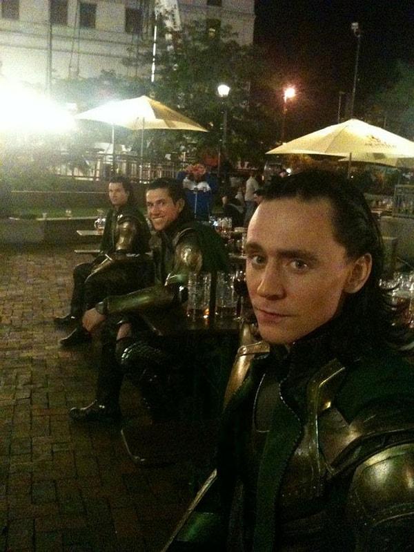 Tom Hiddleston'ın bir değil iki tane dublörü var. 😂