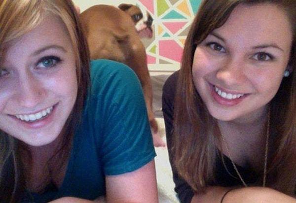 19. Köpeğiniz selfieyi beğenmediğini nasıl gösterir?