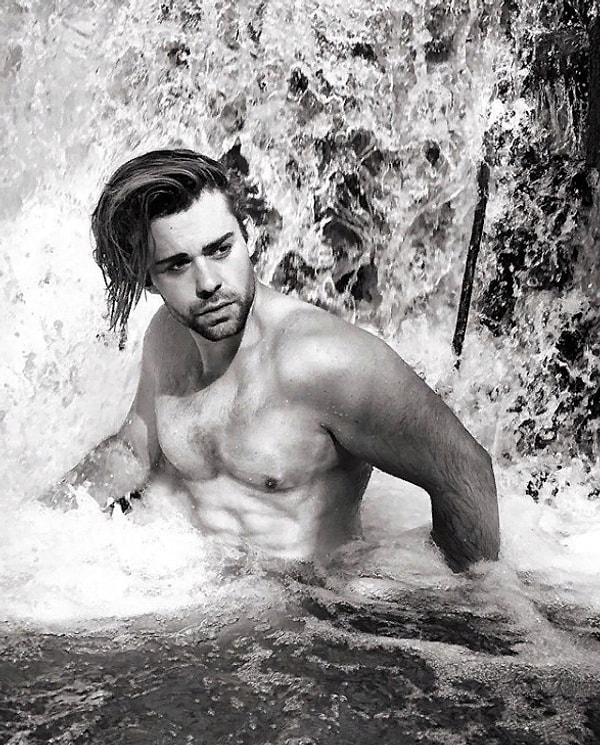 8. «Мне нравится сидеть на берегу и плавать в соленой воде».