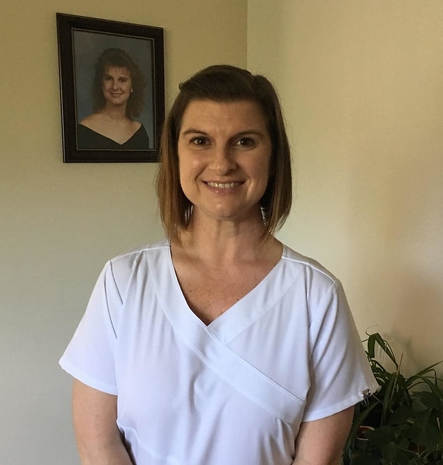 2. "Annem 44 yaşında hemşirelik okulundan mezun oldu ve lise fotoğrafının önünde poz verdi. Herkese 'kendini geliştirmek için asla geç değil' dememi istedi."