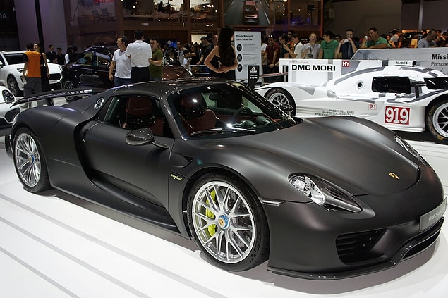 19. Porsche 918 Spyder (337.9 kms)