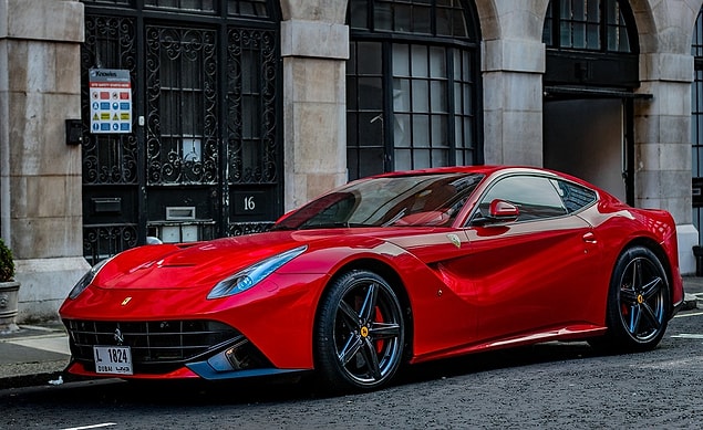 18. Ferrari F12 Berlinetta (339.5 kms)