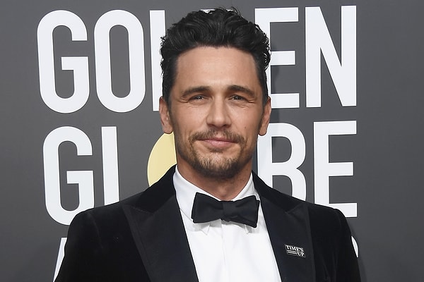 9. У Джеймса Франко целый набор университетов. Университет в Лос-Анджелесе он закончил всего за два года, затем поступил в нью-йоркский университет, а степень доктора он получил уже в Йеле.