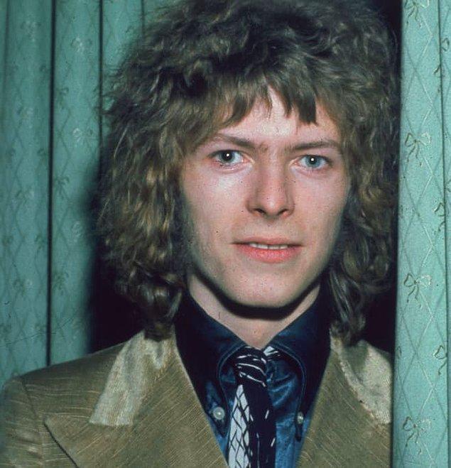 6. ''David Bowie, gençken ettiği bir kavgadan sonra iki farklı göz rengine sahip olmuş.''